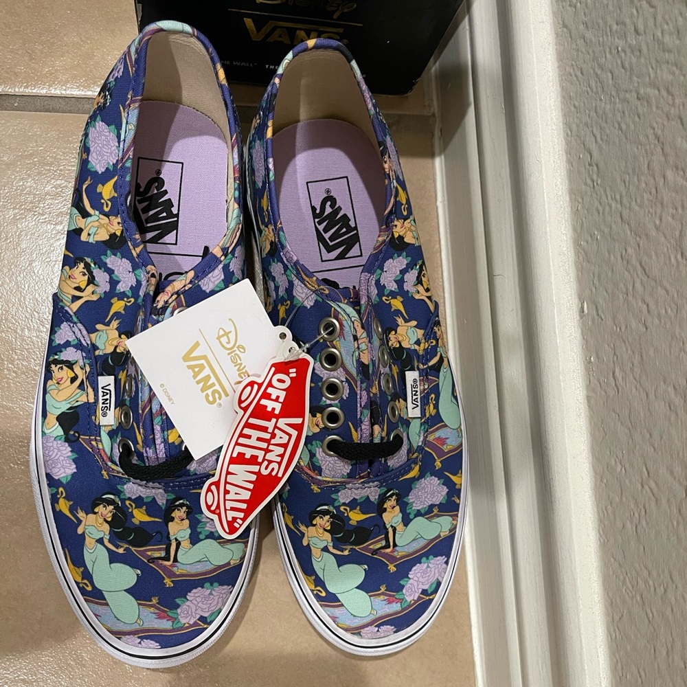 NWT Disney Vans Jasmine - Rare
